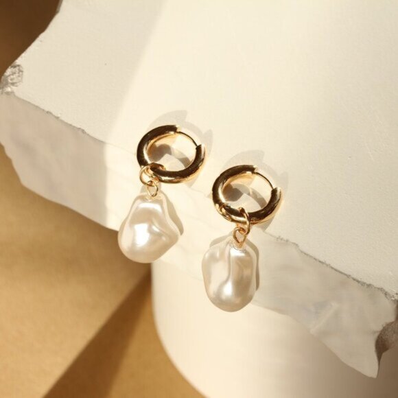 Anthropologie Jewelry - 14K Gold Filled Pearl Baroque “Tiffany” Earrings